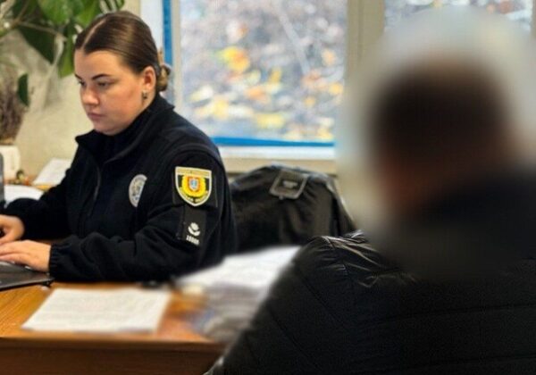 Обогатился почти на 138 тысяч гривен: в Одессе юридический консультант обманывал военных