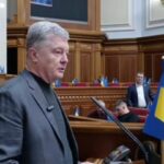 Експерт Гладких розкритикував фракцію Порошенка за вимогу до уряду скасувати заборону виїзду за кордон депутатів на свята
