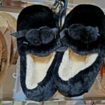 Чи варто йти у гості зі своїми капцями: аргументи вас можуть здивувати