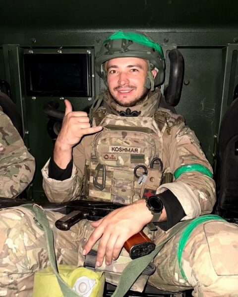 &laquo;Викидай крісло і&nbsp;вставай&raquo;: ветеран &laquo;Азову&raquo;, що&nbsp;втратив ногу, ходить у&nbsp;гори, викладає йогу та&nbsp;катається на&nbsp;вейку