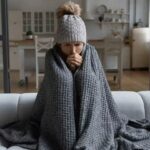 Як зігрітися в холодній квартирі: способи, які дійсно працюють
