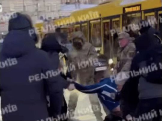 В&nbsp;Києві сталась масова сутичка з&nbsp;ТЦК і&nbsp;поліцією: що&nbsp;відомо (відео)