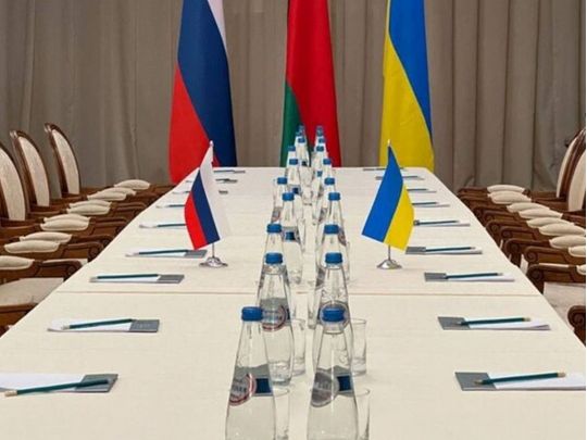 Виграють росія та&nbsp;Ізраїль: як&nbsp;війна на&nbsp;Близькому Сході блокує українські переговори щодо завершення війни