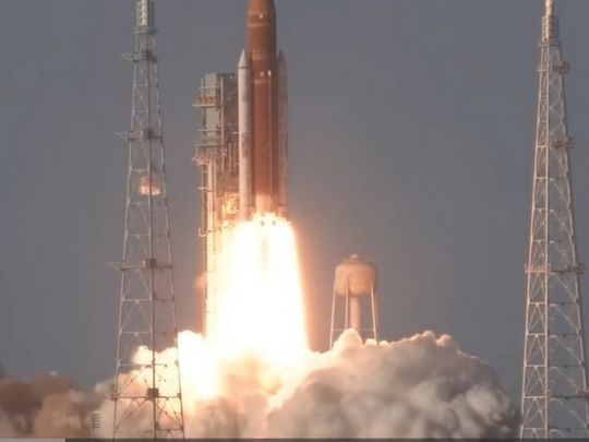 Астронавти знову полетіли до&nbsp;Місяця: NASA запустила перший за&nbsp;50 років пілотований політ до&nbsp;супутника Землі