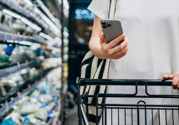 В Украине запустили систему проверки продуктов через QR-код: что изменится для потребителей и бизнеса В Украине запустили систему проверки продуктов через QR-код: что изменится для потребителей и бизнеса